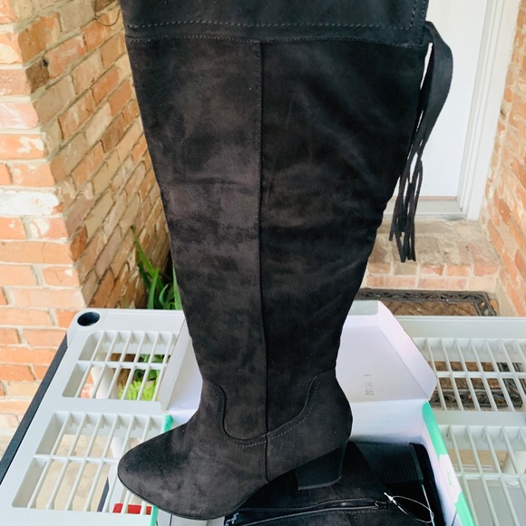 Palais Royal Boots - Picture 2 of 6